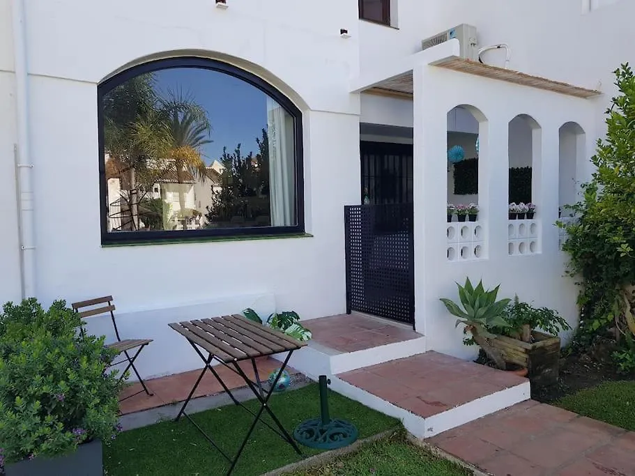 Modern House With Large Pool! Villa Estepona 0*,  Spain
